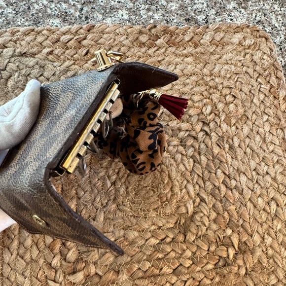 Louis Vuitton Damier customized handpainted key/card holder - Picture 11 of 17